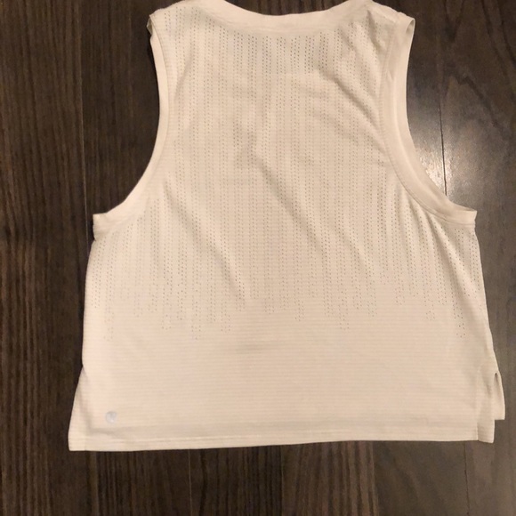 Lululemon white cropped tank in size 4 - Picture 2 of 2
